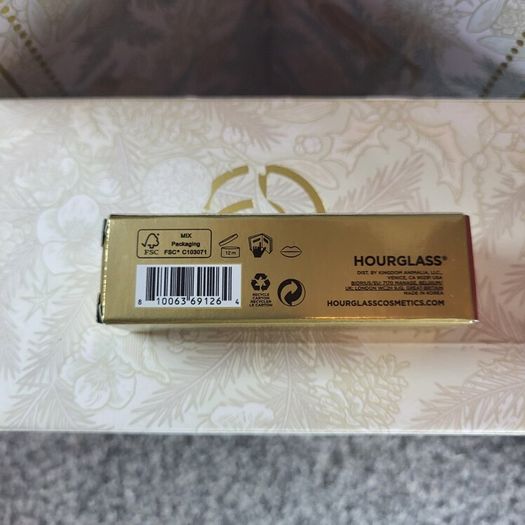 Hourglass Unlocked Satin Creme Lipstick in 'Roar' (4g)