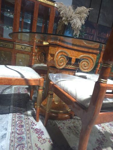 table+4 chairs