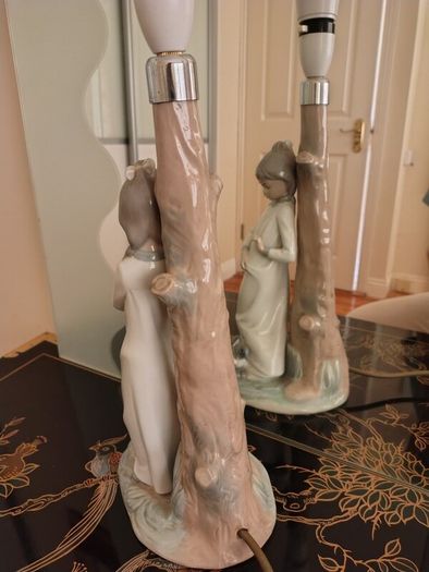 Vintage Nao by Lladro Lamp. Girl with Dog.