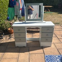 dressing table