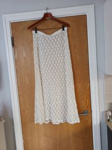 Savida  Ivory  White Skirt.   S. 16. New- No Tag.