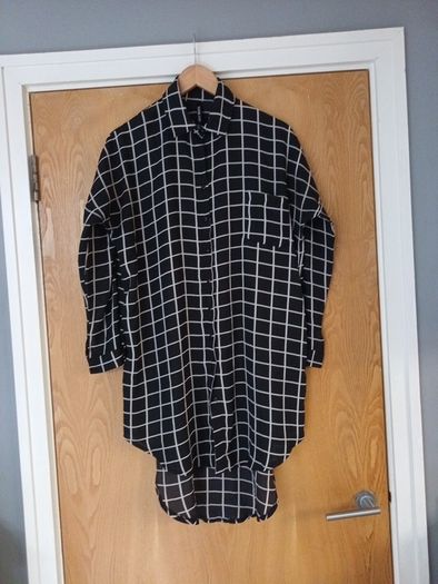 Lilly White Shirt  Dress Or Long Blouse.    S.S/M 12