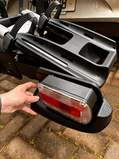 THULE VeloCompact 925 2-bicycle bike carrier