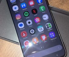 Samsung s25FE brand new fuel sim factory unlocked only opened for photos