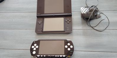 Consoles psp Nintendo dsi xl for parts repair