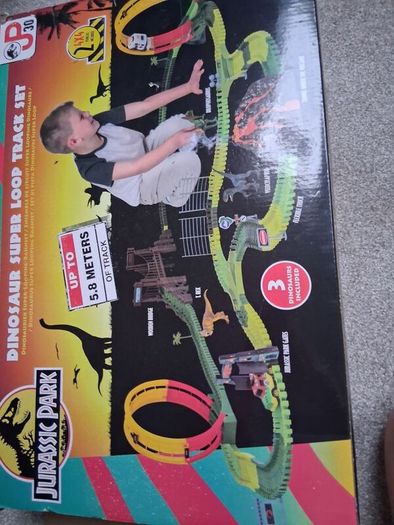 Dinosaur track set