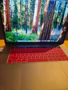 Macbook Pro 2018 15inch touchbar