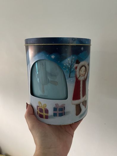 Christmas tin