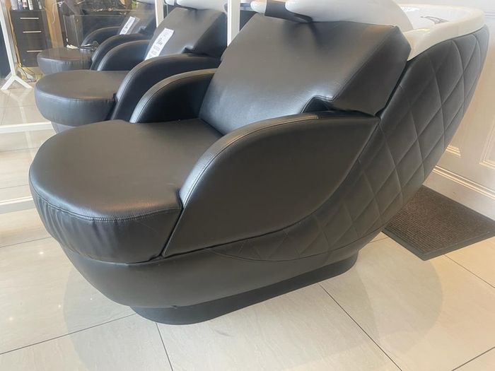 Super luxurious leather quilted massage back basins