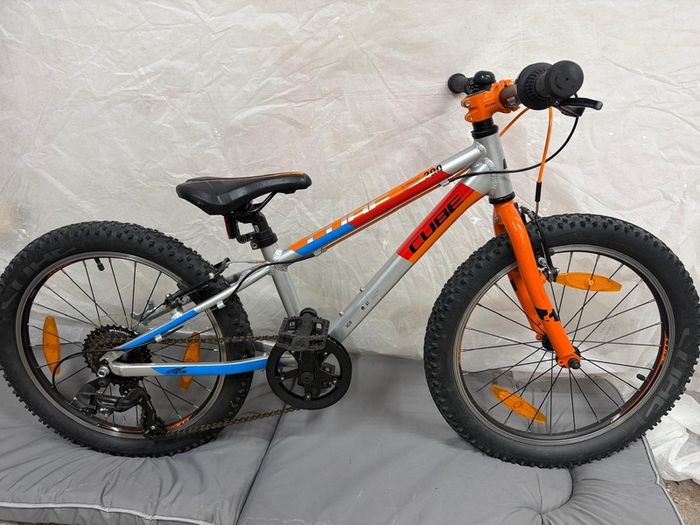 Cube  kids 20" excellent bargain