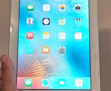 iPad 2- Sell only to Ireland - Fully Unlocked & Clean iCloud