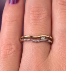 Vintage 9ct gold wave ring with diamond, new old stock