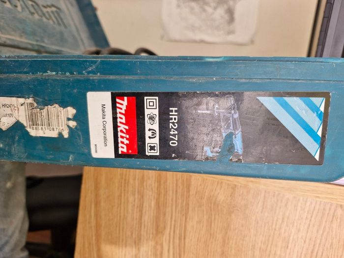 HR2470 Makita Drill