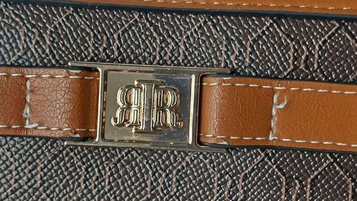 River island wallet