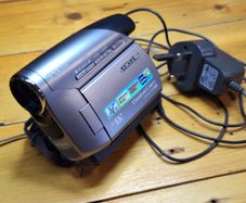 Samsung VP-D371W MiniDV Digital Camcorder