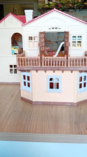sylvanian house & car