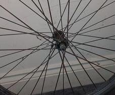 bicycle wheel 28