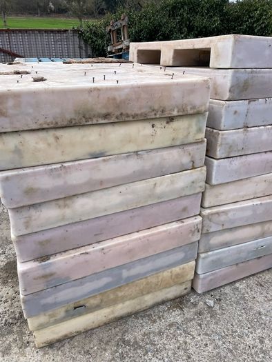 plastic pallets
