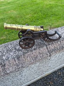 Brass table cannon