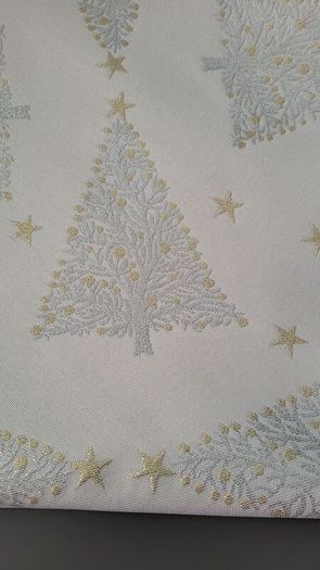 Bespoke Christmas tablecloths, runners, napkins. Made to measure