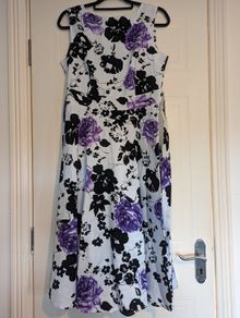 Gorgeous floral midi dress from New Light.