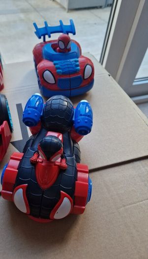 Spiderman action figures and vehicles