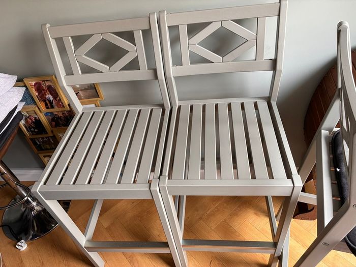 2 Garden wooden bar stools