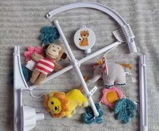 Musical cot mobile