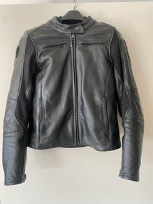 Woman's dainese leather jacket with back protector and liner