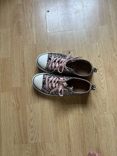 Leopard print converse style shoes