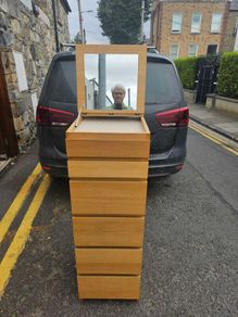 chest of drawers