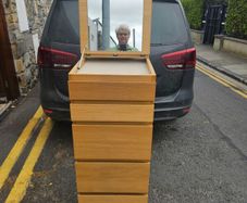 chest of drawers