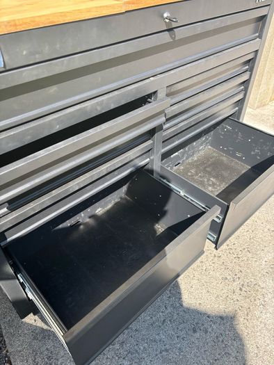 tool cabinets