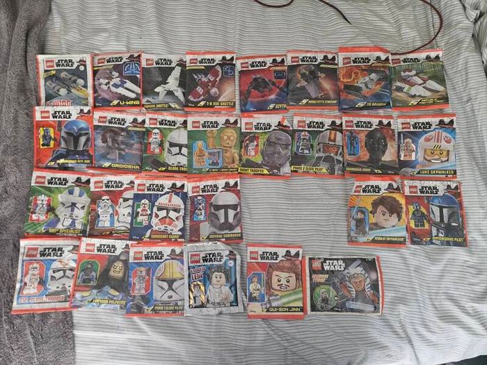 lego starwars minifigure and spaceship bundle
