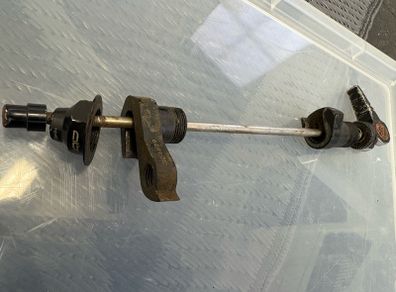 Trek Fuel skewer & derailleur hanger