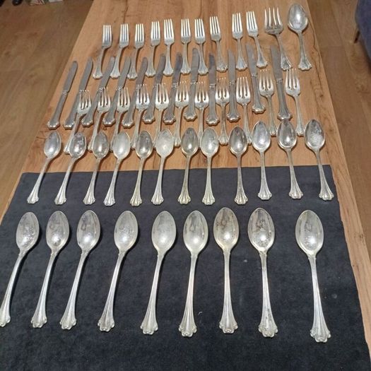 F.B. Rogers American Chippendale silver-plated cutlery set