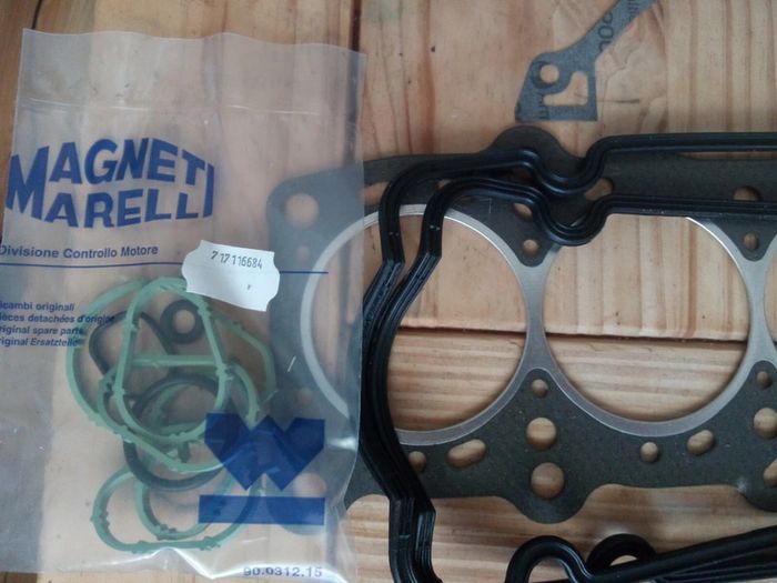 Genuine Fiat Punto 1242 Cc.8 V, Doblo, Palio, Full Engine Gaskets Set 71716869