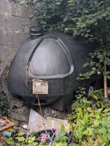 Oil tank