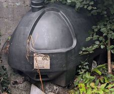 Oil tank
