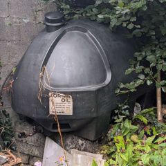 Oil tank