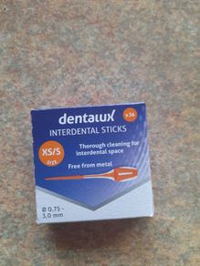 dental floss sticks +35 in a pack