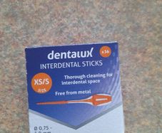 dental floss sticks +35 in a pack