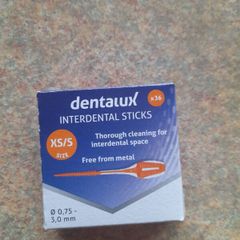 dental floss sticks +35 in a pack