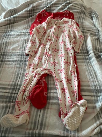 Girls new sleeping suits 9/12 mths