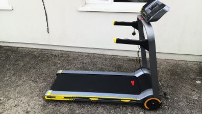 POWER TRACK 6000 Folding Treadmill with Incline