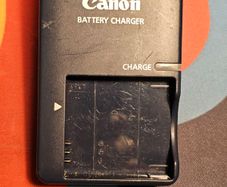 Canon battery charger