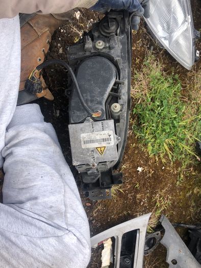 ford mondeo headlight