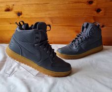 2019 nike court Borough winter Size 6 eu 39 grey In excellent condition