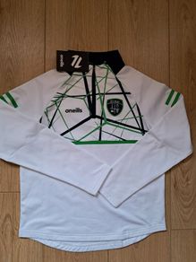 NEW Eire GAA Zipped Top