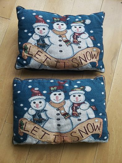 Christmas cushions pair